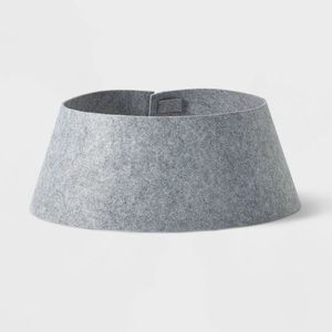 Wondershop Grey felt Christmas tree skirt 11”x28” NWOT